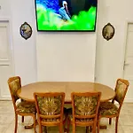 Center Апартаменти *